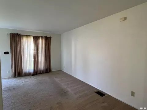 25 Melody Ln, Springfield, IL 62702 photo 4