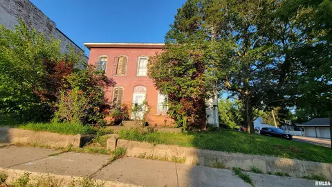221 S Washington St, Mount Pulaski, IL 62548