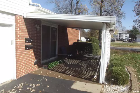 401 S Durkin Dr, Springfield, IL 62704 photo 6