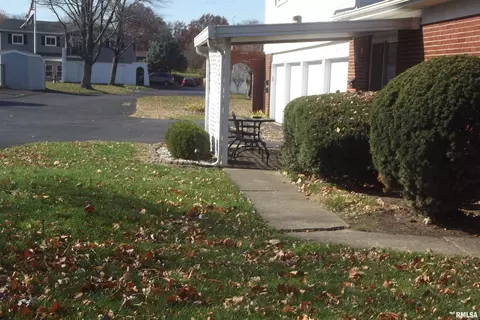 401 S Durkin Dr, Springfield, IL 62704 photo 7