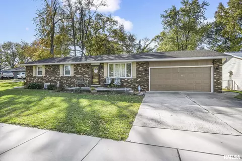 13 Powell St, Riverton, IL 62561