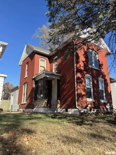 1405 Spring St, Quincy, IL 62301