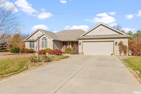 11600 Mossy Cup Ln, Athens, IL 62613