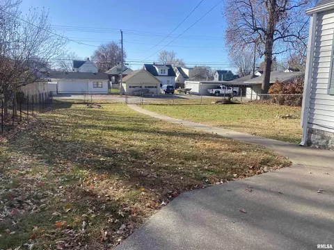 2018 State St, Quincy, IL 62301 photo 4