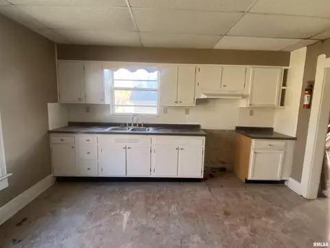 2018 State St, Quincy, IL 62301 photo 2