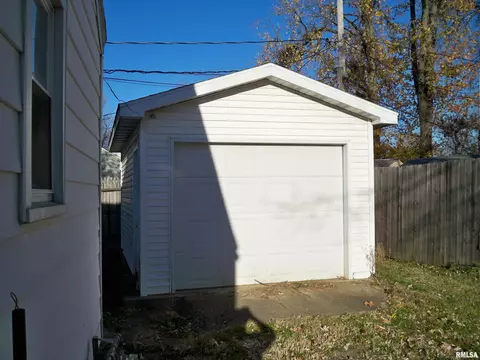 18 Hedge Dr, Springfield, IL 62707 photo 3