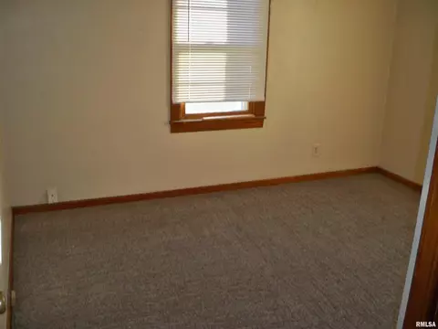 3053 Linden Ave, Springfield, IL 62707 photo 4