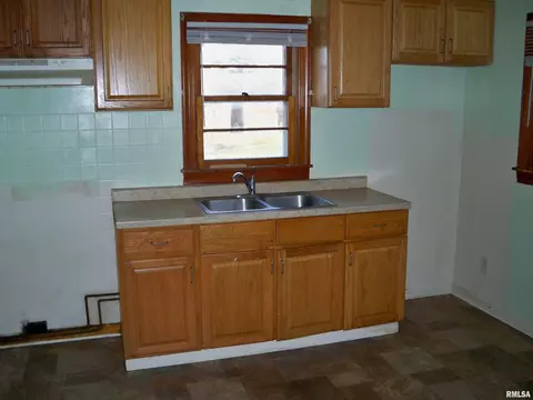 3053 Linden Ave, Springfield, IL 62707 photo 9
