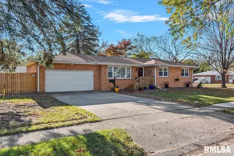 90 Glen Aire Dr, Springfield, IL 62703 photo 2
