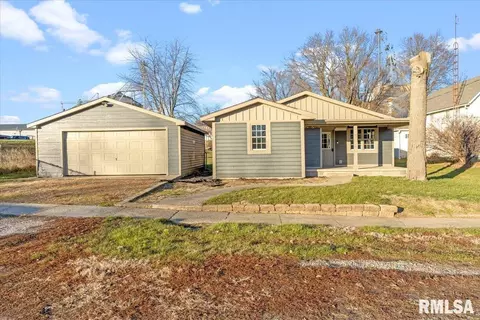 313 W Church St, Pleasant Plains, IL 62677
