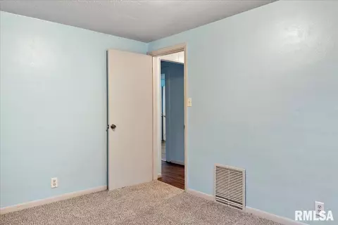2204 S 15th St, Springfield, IL 62704 photo 14
