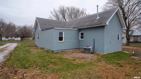 808 Main St, Augusta, IL 62311 photo 7