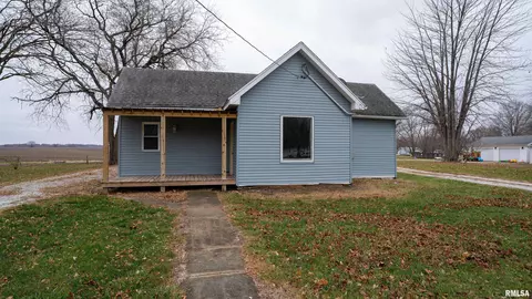 808 Main St, Augusta, IL 62311 photo 3