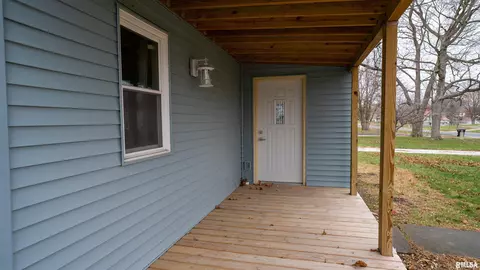 808 Main St, Augusta, IL 62311 photo 4