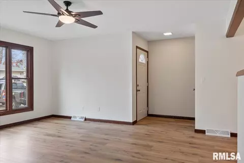20 Cheyenne Dr, Springfield, IL 62711 photo 5