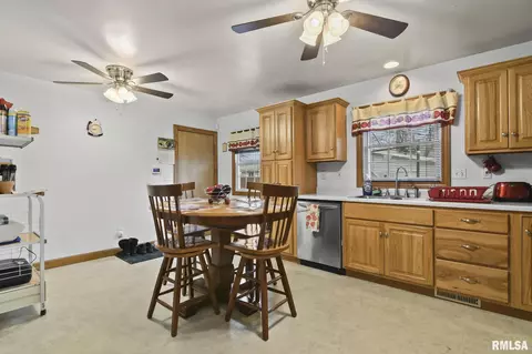 59 Villanova Dr, Springfield, IL 62703 photo 9