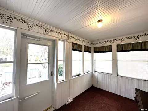 111 NW 2nd St, Galva, IL 61434 photo 5