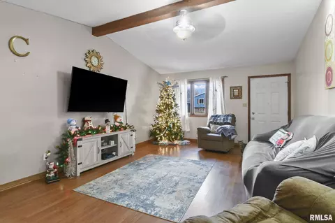 1909 Scarbrough Rd, Springfield, IL 62702 photo 3