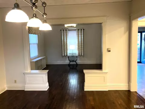 127 N State St, Springfield, IL 62702 photo 8