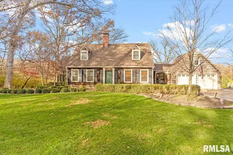220 E Hazel Dell Ln, Springfield, IL 62712