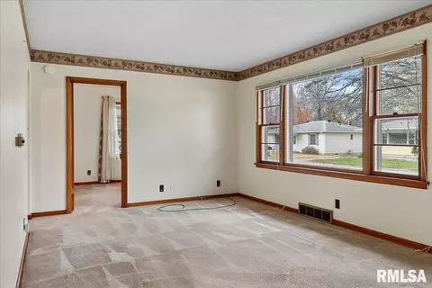 10 Alberta Ln, Springfield, IL 62704 photo 4