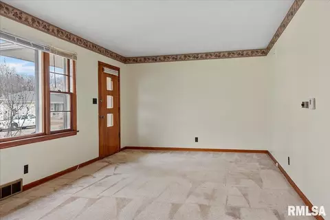 10 Alberta Ln, Springfield, IL 62704 photo 2