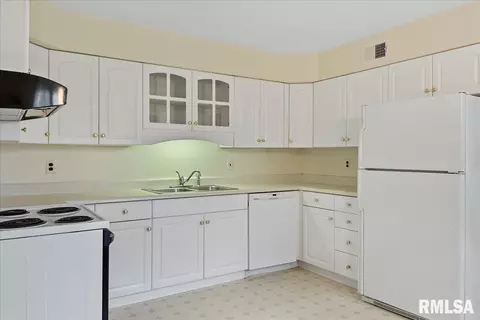 10 Alberta Ln, Springfield, IL 62704 photo 7