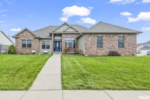 420 Dalhlia Dr, Chatham, IL 62629