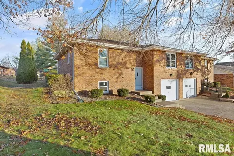 2135 W Huntington Dr # A, Quincy, IL 62301