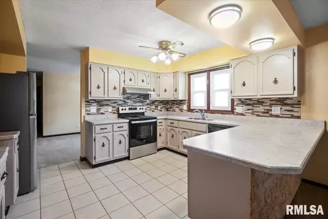 9 Red Oak Ln, Springfield, IL 62712 photo 12