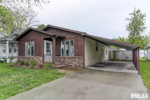 1112 N Kickapoo St, Lincoln, IL 62656
