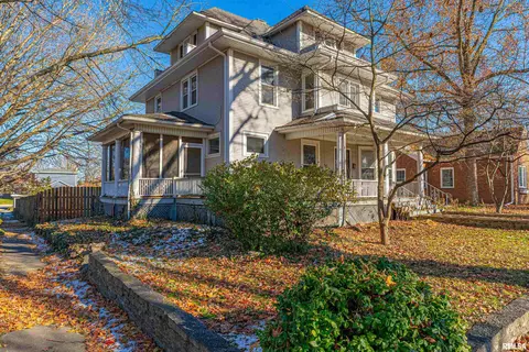 304 Lincoln Ave, Lincoln, IL 62656