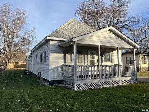 916 N Noble, Virden, IL 62690
