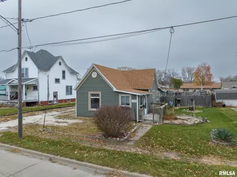 703 N Monroe St, Abingdon, IL 61410 photo 2