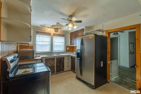 703 N Monroe St, Abingdon, IL 61410 photo 11