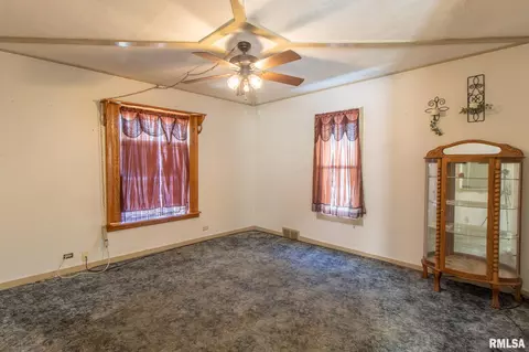 703 N Monroe St, Abingdon, IL 61410 photo 5