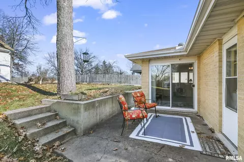 601 E Menard St, Riverton, IL 62561 photo 45