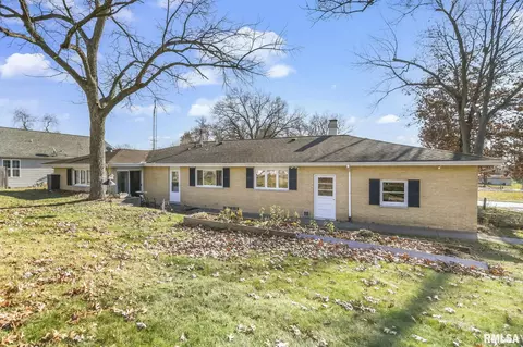 601 E Menard St, Riverton, IL 62561 photo 48