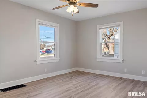 1036 N Bond St, Springfield, IL 62702 photo 5