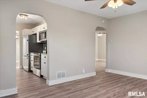 1036 N Bond St, Springfield, IL 62702 photo 7