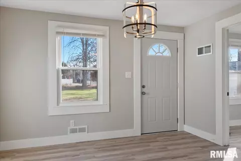1036 N Bond St, Springfield, IL 62702 photo 11