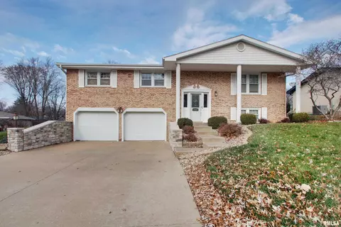 2901 Sonata Dr, Quincy, IL 62301
