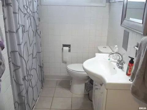 1233 W Iles Ave, Springfield, IL 62704 photo 11