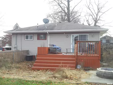 1233 W Iles Ave, Springfield, IL 62704 photo 2