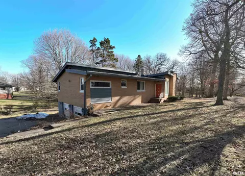 4 Gilbert Park, Knoxville, IL 61448