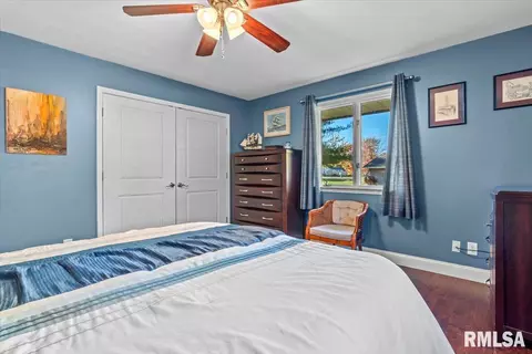 Bedroom - 237 S State St, Greenview, IL 62642 photo 4 of 10
