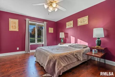 Bedroom - 237 S State St, Greenview, IL 62642 photo 5 of 10