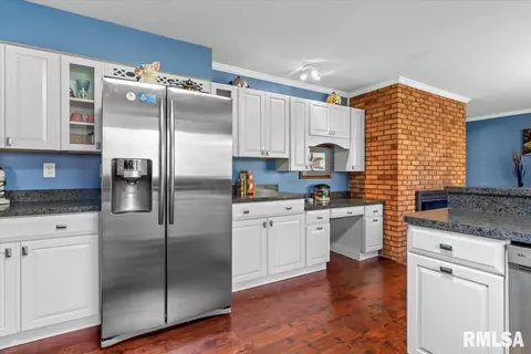 Kitchen - 237 S State St, Greenview, IL 62642 photo 4 of 5