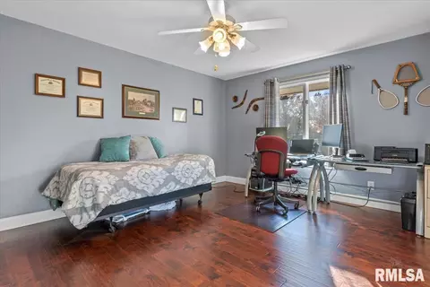 Bedroom - 237 S State St, Greenview, IL 62642 photo 9 of 10