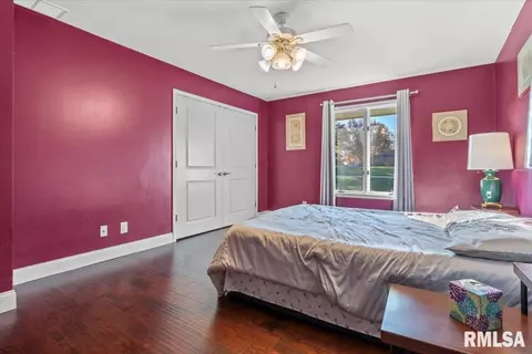 Bedroom - 237 S State St, Greenview, IL 62642 photo 6 of 10